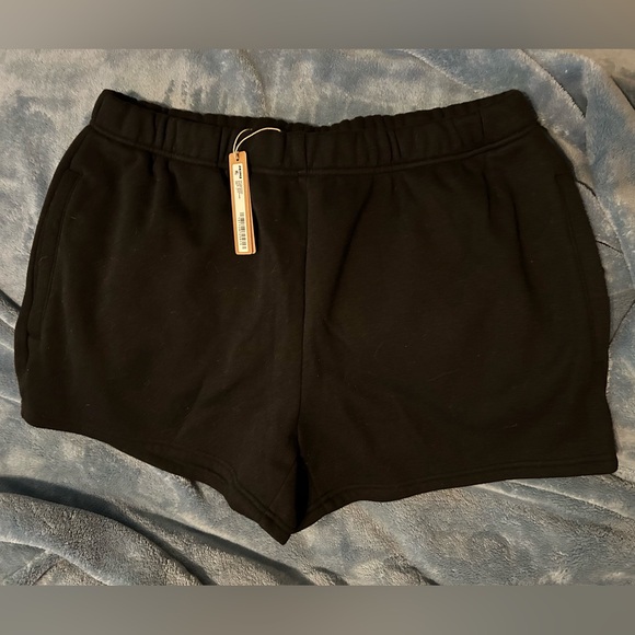 SKIMS Black Cotton Fleece Women’s Shorts - Picture 1 of 3